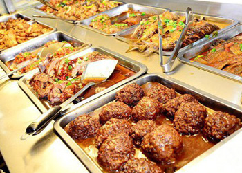 量販式自助餐