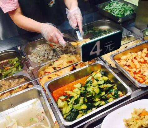 阿里巴巴員工飯堂，網友：有一種飯堂叫別公司的飯堂