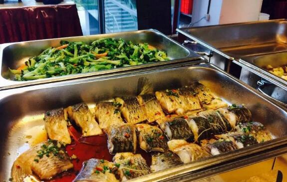 阿里巴巴員工飯堂，網友：有一種飯堂叫別公司的飯堂