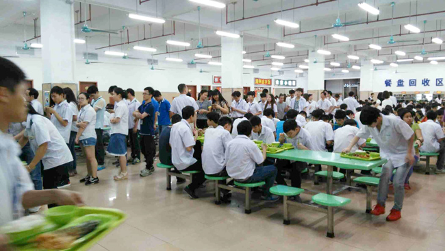 食堂承包公司餐飲行業走出新的發展模式！